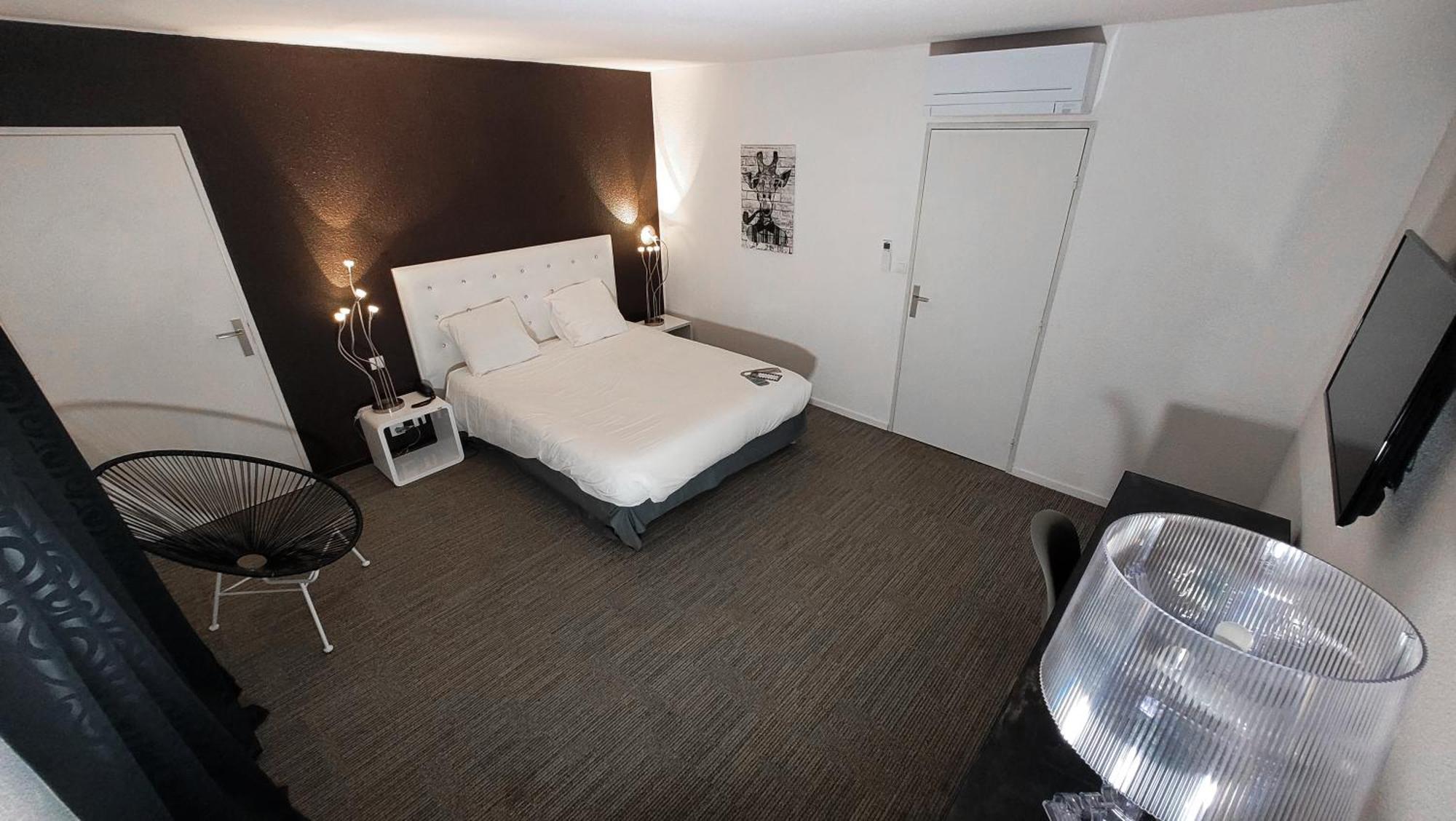 Enzo Hotels Diane - Logis Amneville Bagian luar foto